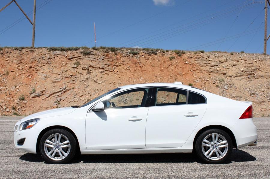  Volvo S60 T5 AWD 2013 года  (фото 6 из 40)